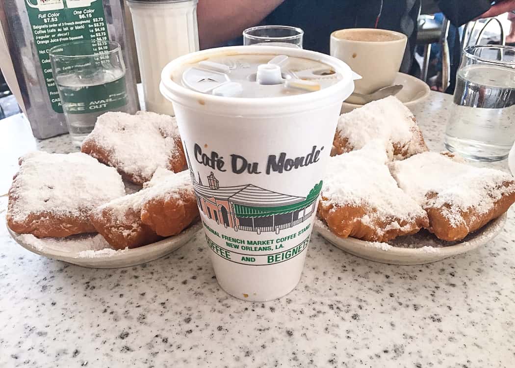 3 Days in New Orleans - Cafe du Monde - coffee and beignets