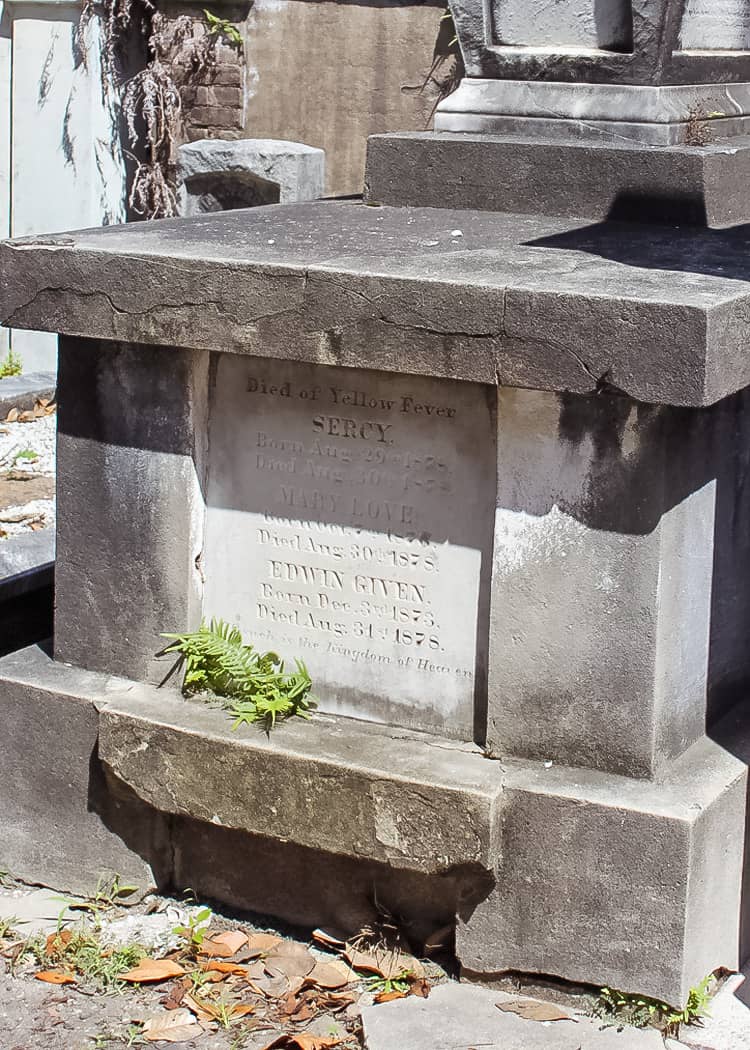 3 Days in New Orleans - Lafayette Cemetery 1 - yellow fever tomb