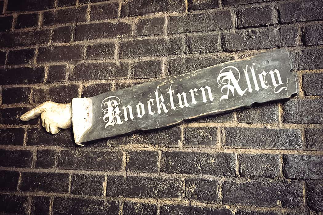 Knocturn-Alley-sign