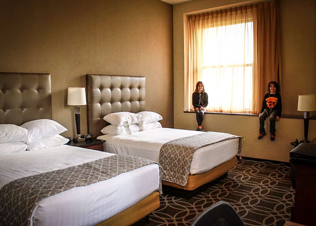 Cleveland - Drury-Plaza-Hotel-room-with-kids