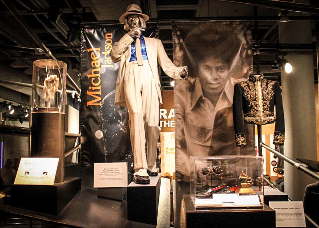 Cleveland - Rock-n-Roll-Hall-of-Fame-MJ-display