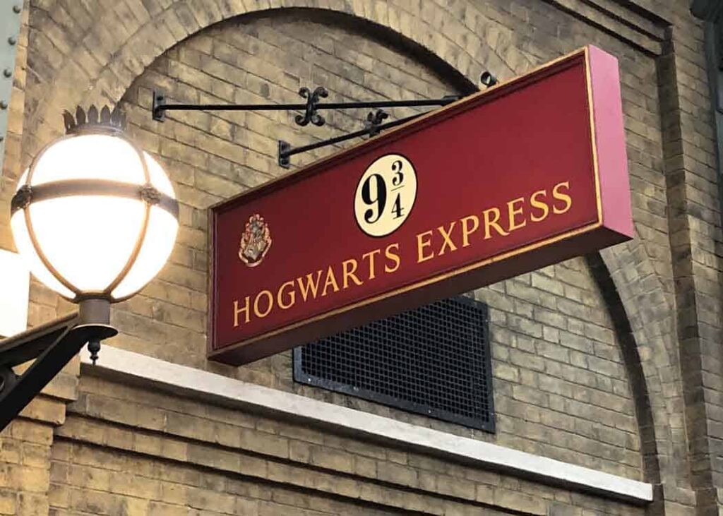 Wizarding-World-platform-9-3quarters-sign