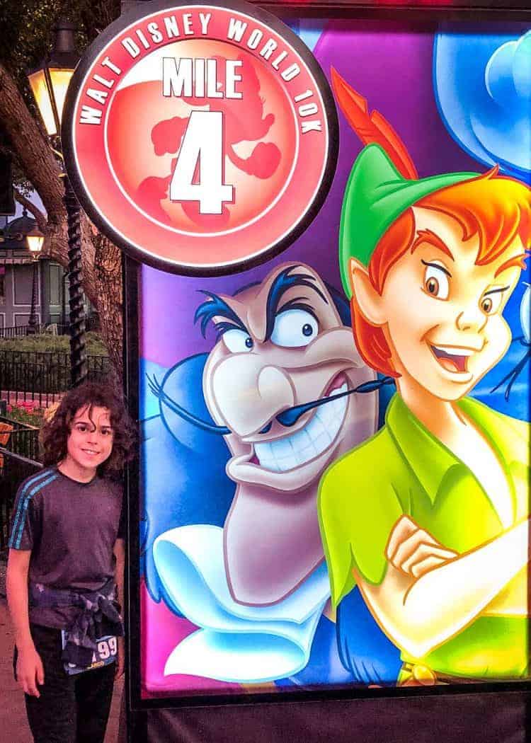 runDisney-10K-run-Mile-5-marker