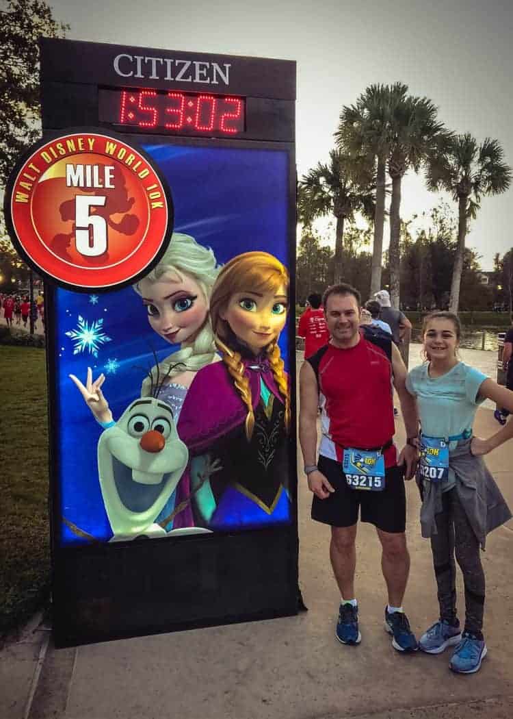 runDisney-10K-run-Mile-5-marker