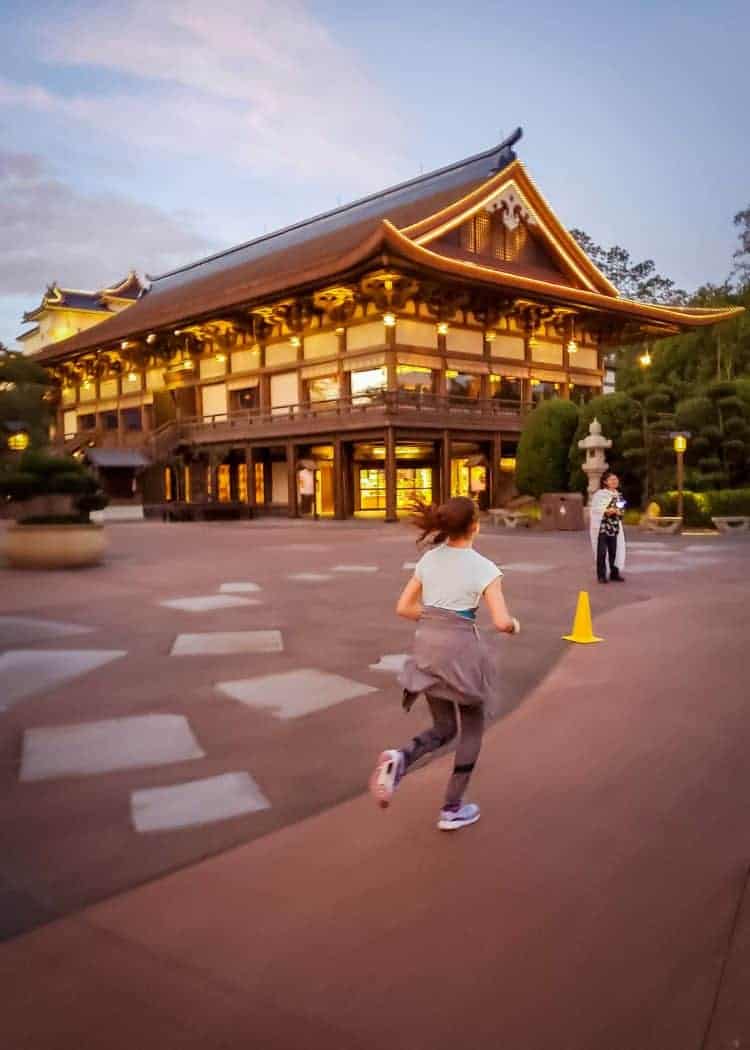 runDisney-10K-run-through-Epcot-near-Japan-pavilion
