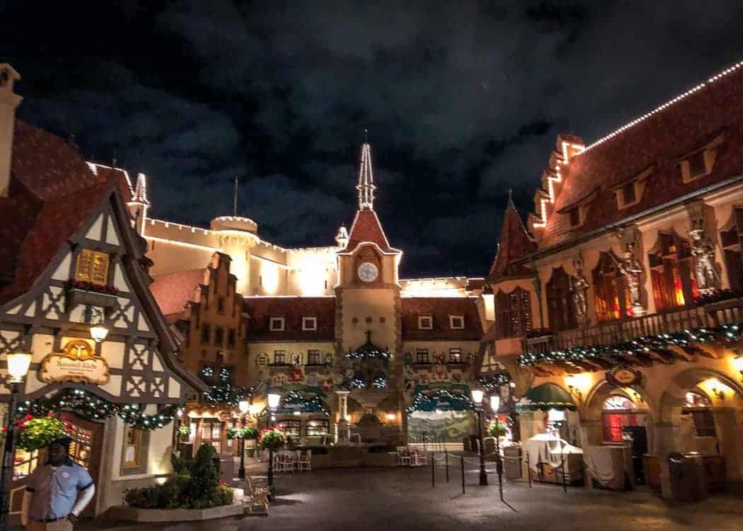 runDisney-5K-run-through-Epcot-Germany