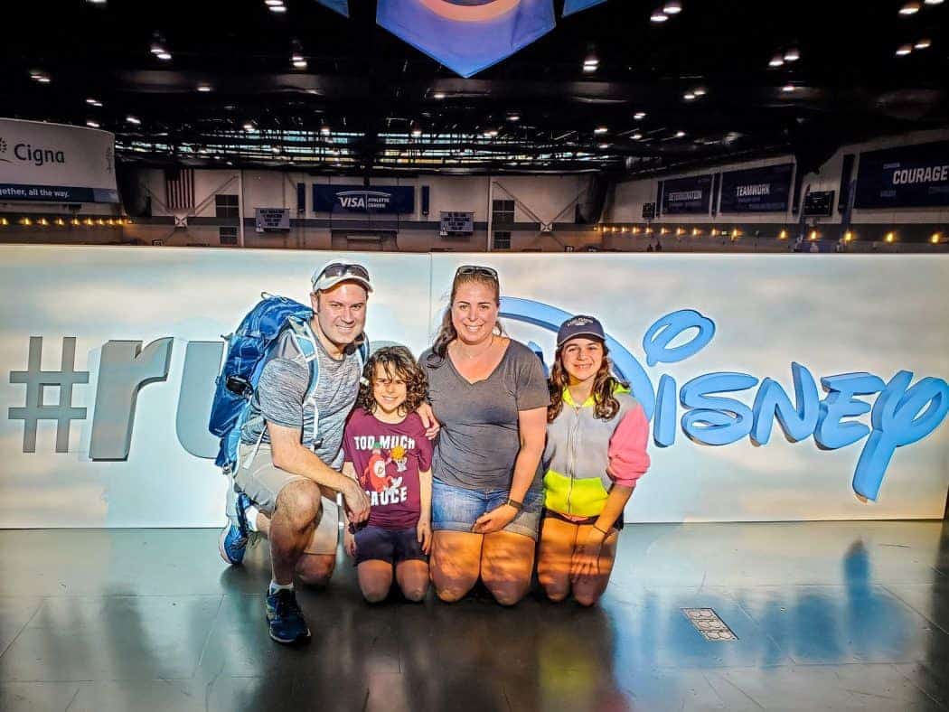 runDisney-Expo-photo-ops-family-photo