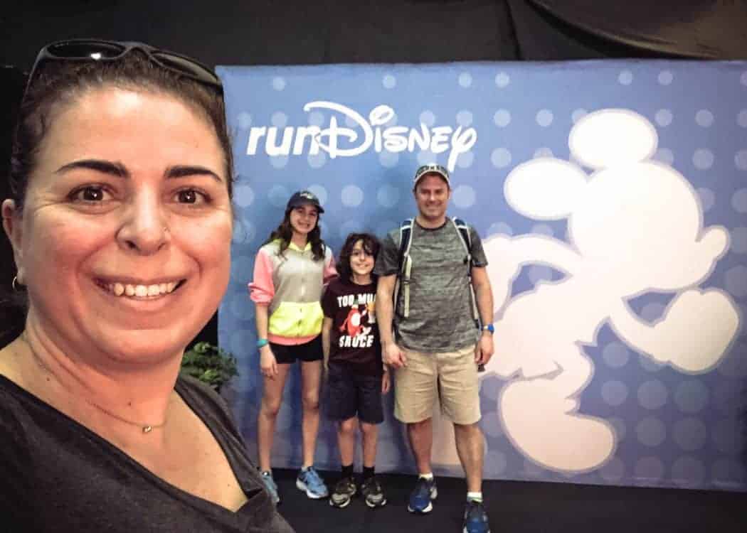 runDisney-Expo-photo-ops-with-family