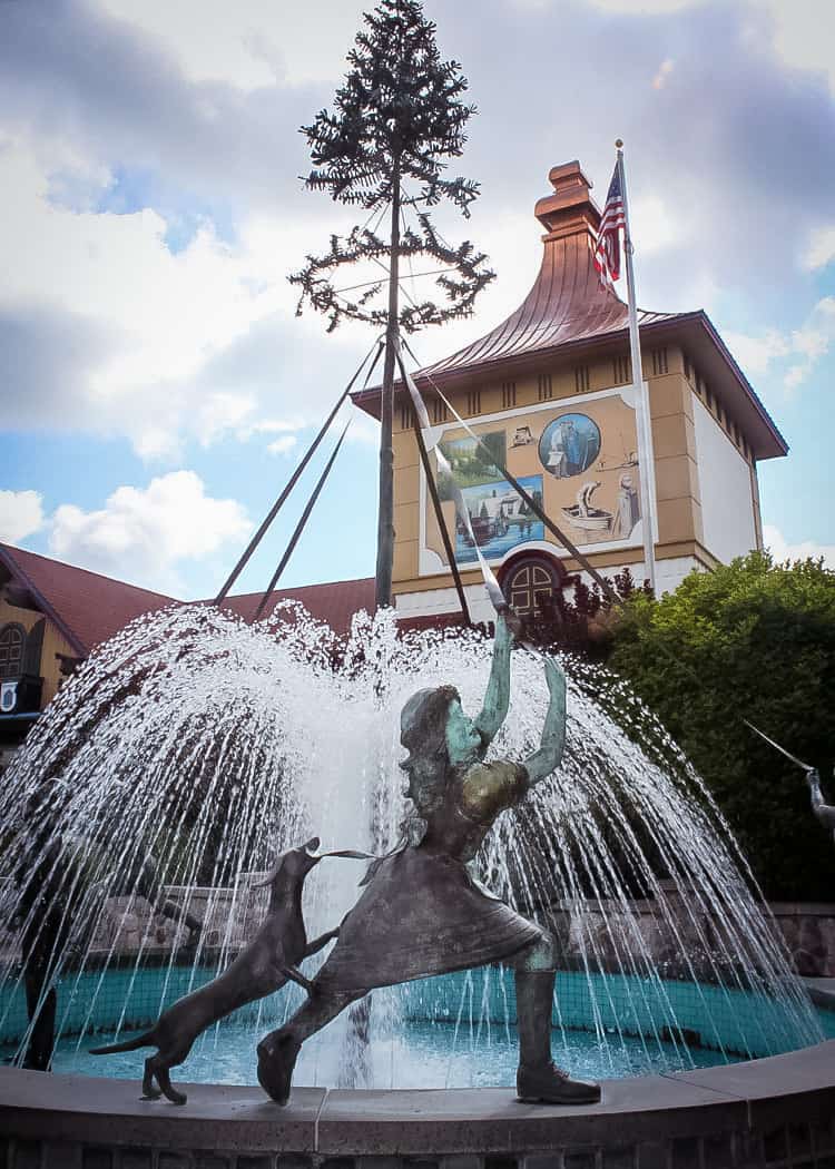 Frankenmuth-Maypole-Fountain